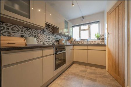 2 Bed Flat, Dorval Manor, SO15 - Photo 5