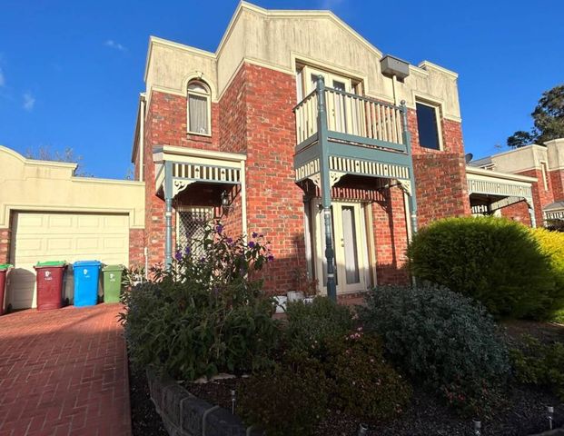 Three bedroom townhouse in Timbarra Estate. - Photo 1