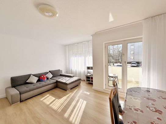 Neustadt – schicke Drei-Zimmer-Wohnung mit Loggia und Einbauküche! - Photo 1