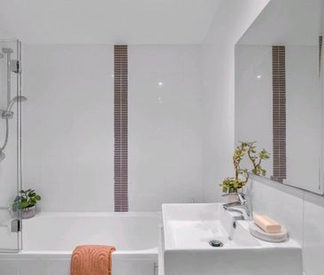 Super Sized One Bedroom Apartment - Photo 1