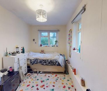 4 bedroom terraced house to rent - Photo 2