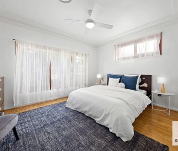 Charming Classical Family Home - Photo 6