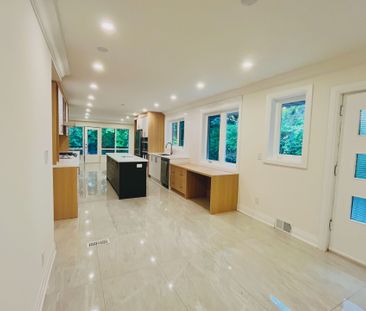 For Lease - 14 ROLLSCOURT Drive, Toronto, Ontario - Photo 4
