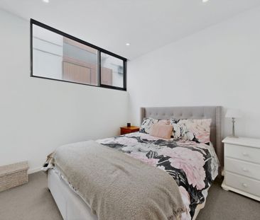 Comfort and Convenience on Mt Alexander Road - Photo 5