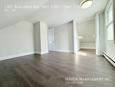 SPACIOUS 2 BEDROOM + DEN/1BATH + HYDRO & GAS - Photo 2