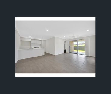 Near New, Modern Duplex! - Photo 4