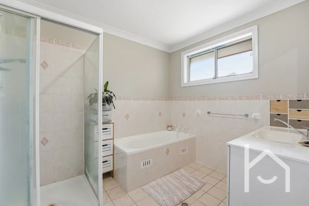 “Good sized home in quiet location” - Photo 1