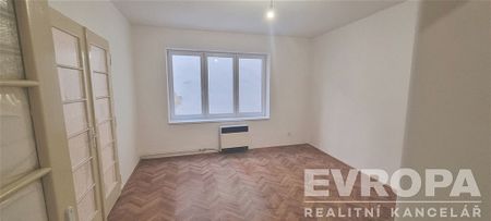 Pronájem bytu 2+1 58 m² - Fotografie 4
