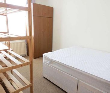 Bedroom Detached House In Winton, BH9 - Photo 5