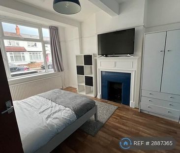 1 bedroom in a house share to rent - Photo 1