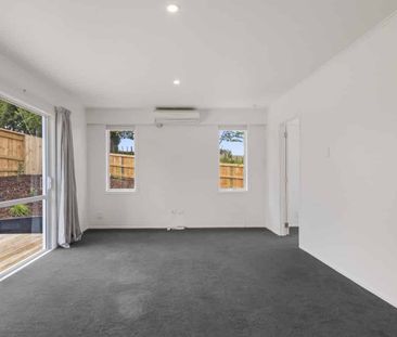 Beautifully renovated & ready for you to move in! - Photo 2