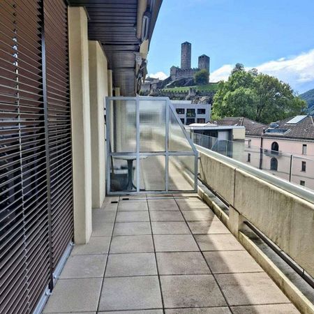 Möbliertes Attikaeinzimmer in der Innenstadt von Bellinzona zu vermieten - Foto 3