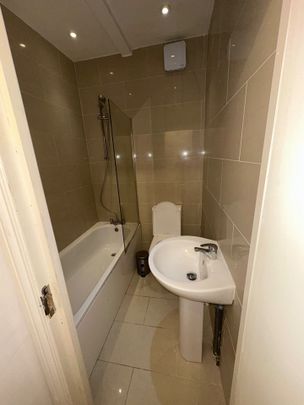 Room in a Shared Flat, Flaxman Rd, SE5 - Photo 1