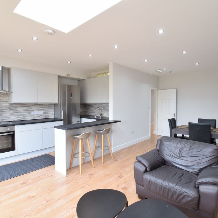 Room in a Shared House, Carlisle Avenue, W3 - Photo 1