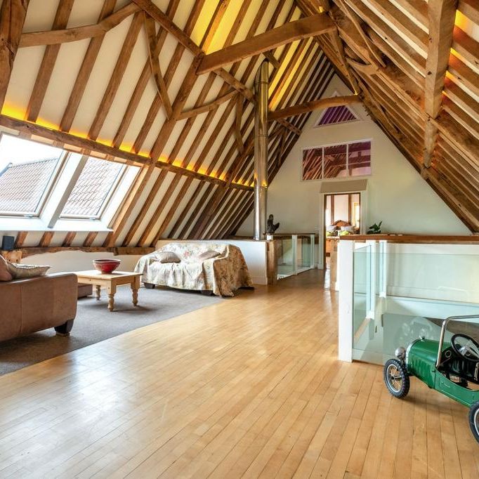 5 bedroom barn conversion to rent - Photo 1
