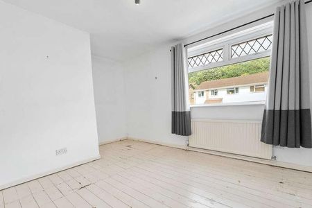 Rhiw'r Ddar, Taffs Well, Cardiff, CF15 - Photo 3