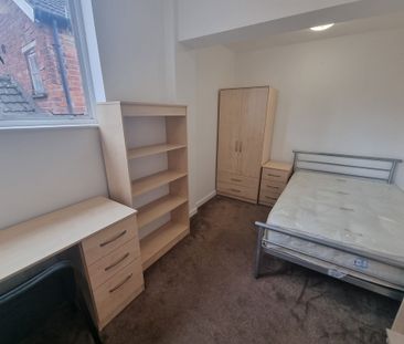 10 Bed Student Accommodation - Photo 3