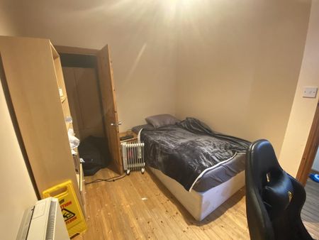 4 bedroom terraced house to rent - Photo 3