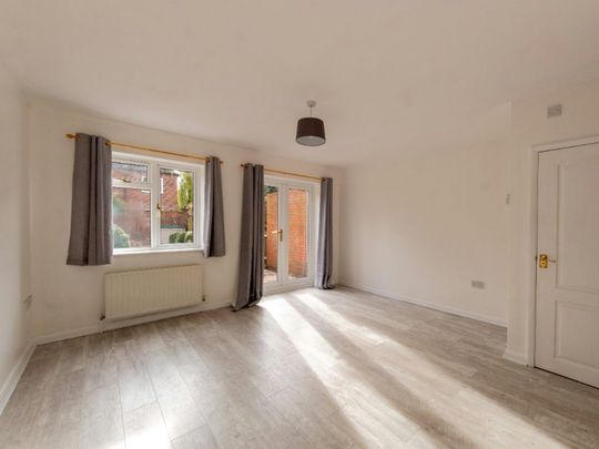 Terraced House to rent on - Photo 1