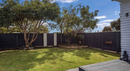 Long-Term Haven in Whakatane - Convenient - Photo 3