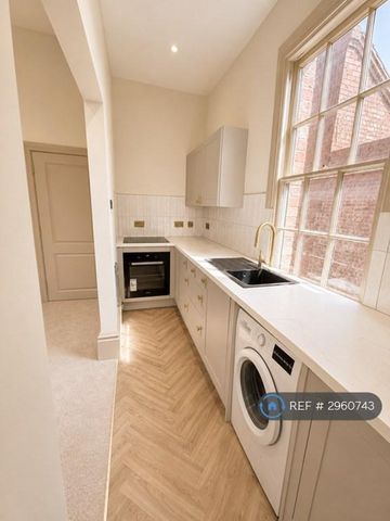 2 bedroom flat to rent - Photo 5