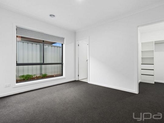 42 Canterbury Circuit, MELTON SOUTH - Photo 1