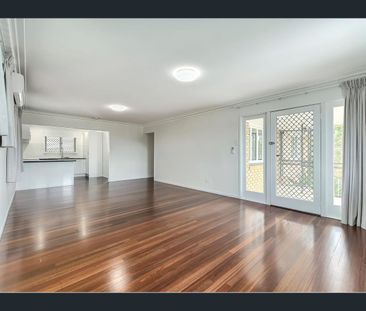 220 Broadwater Rd, Mansfield, Qld 4122 - Photo 4