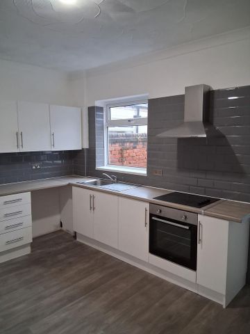 3 bedroom terraced house to rent - Photo 4