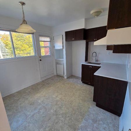 🏡✨ 3 ½ À LOUER – FRAÎCHEMENT RÉNOVÉ ! ✨🏡 - Photo 4