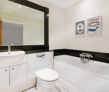 6 bedroom terraced house to rent - Photo 1