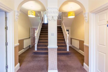 1 bedroom private hall to rent - Photo 2