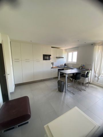 Location Appartement 1 pièce 29m² BORDEAUX 33000 - Photo 2