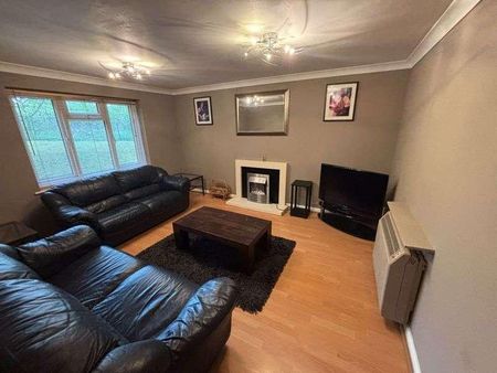 Ronald Court, Oakwood Road, Bricket Wood, St. Albans, Hertfordshire, AL2 - Photo 4