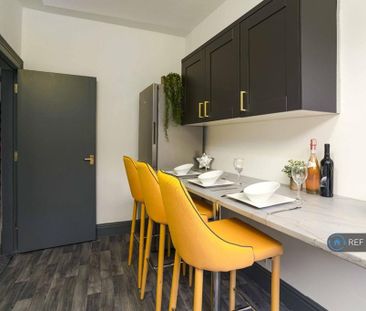 1 bedroom in a house share to rent - Photo 4