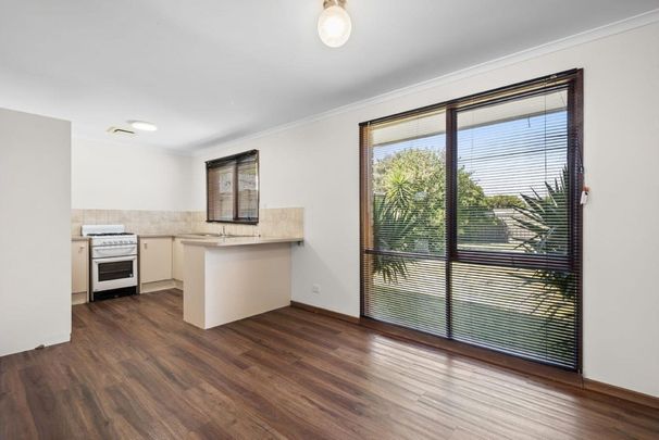 Convenient Location in Cranbourne North - Photo 1