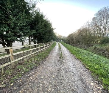 A well-presented four bedroom house, with a large garden in a rural... - Photo 6