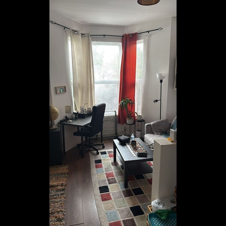 1 Bed Flat, Leytonstone Road, E15 - Photo 1