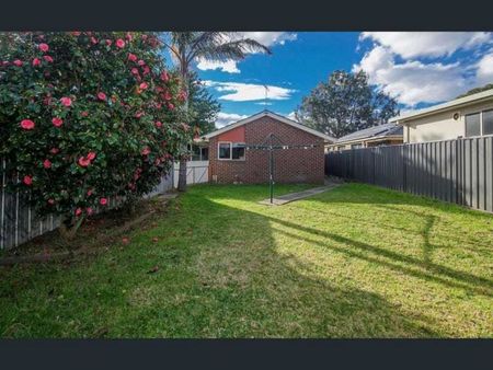 6 Bates Street, CRANBOURNE WEST - Photo 3