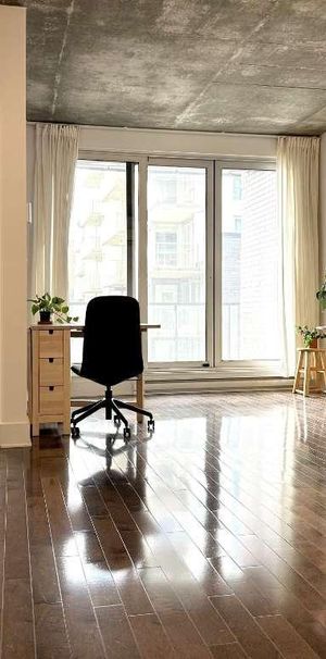 Condo 3 1/2 à Griffintown avec vue dégagée 1650$/mois - 1 MOIS GRATUIT - Photo 1