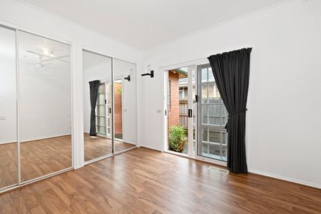 Open & Bright in Ormond - Photo 2