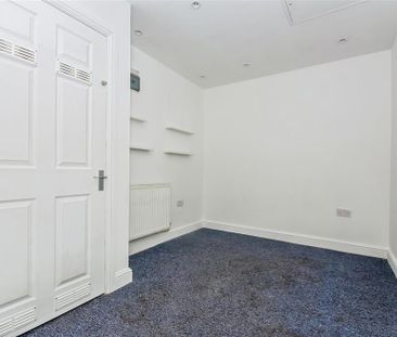 Penrose Gardens - Photo 2