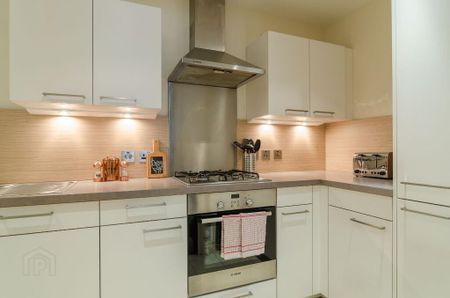 Apt 10 Custom House, Square, Ulster Street, Belfast, BT1 3ES - Photo 3
