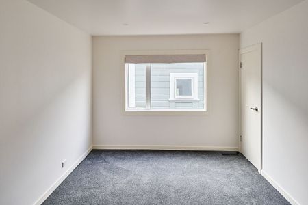 Fully renovated house with amazing views - Photo 4