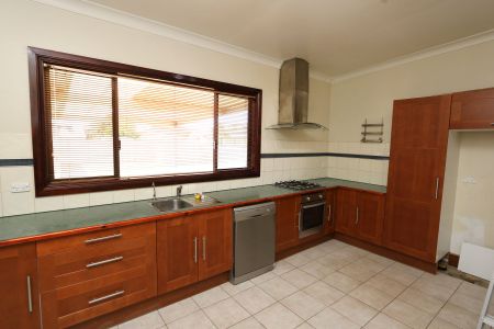 162 Newton Street - Photo 3