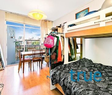 CONVENIENT APARTMENT WITH STUNNING VIEWS - Photo 1