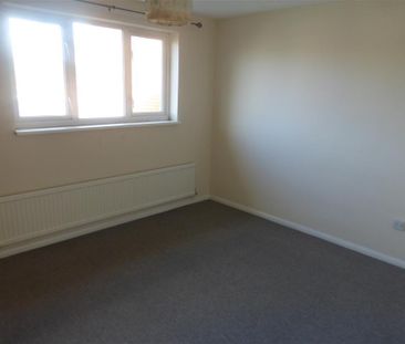 Hamble Drive, Aylesbury - Photo 2