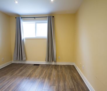 For Lease - 40 Foreht Crescent Unit# Main, Aurora, Ontario - Photo 2