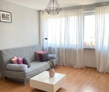 Kawalerka z pięknym widokiem na Stocznię - Photo 1