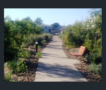 Top Quality, Spacious Townhouse.....Dont Forget The Pool - Photo 6