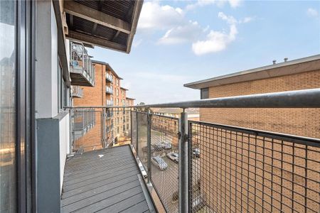 2 bedroom apartment to rent - Photo 2